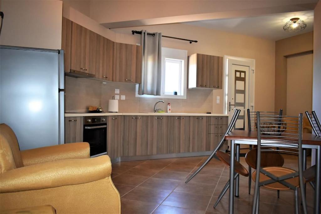 Smailis Apartment 2 ลิกูริโอ ภายนอก รูปภาพ