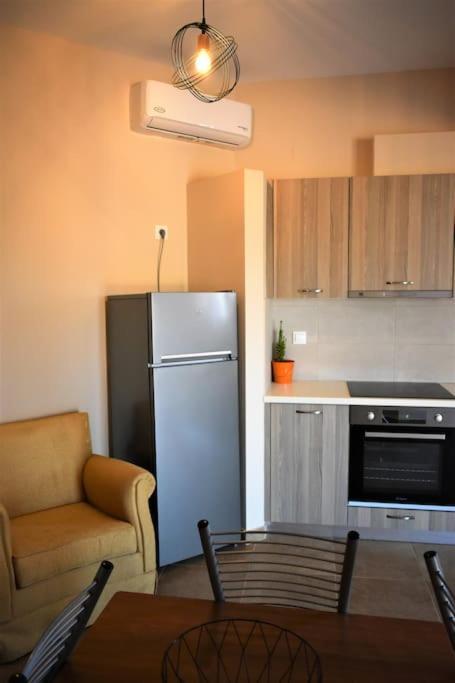 Smailis Apartment 2 ลิกูริโอ ภายนอก รูปภาพ